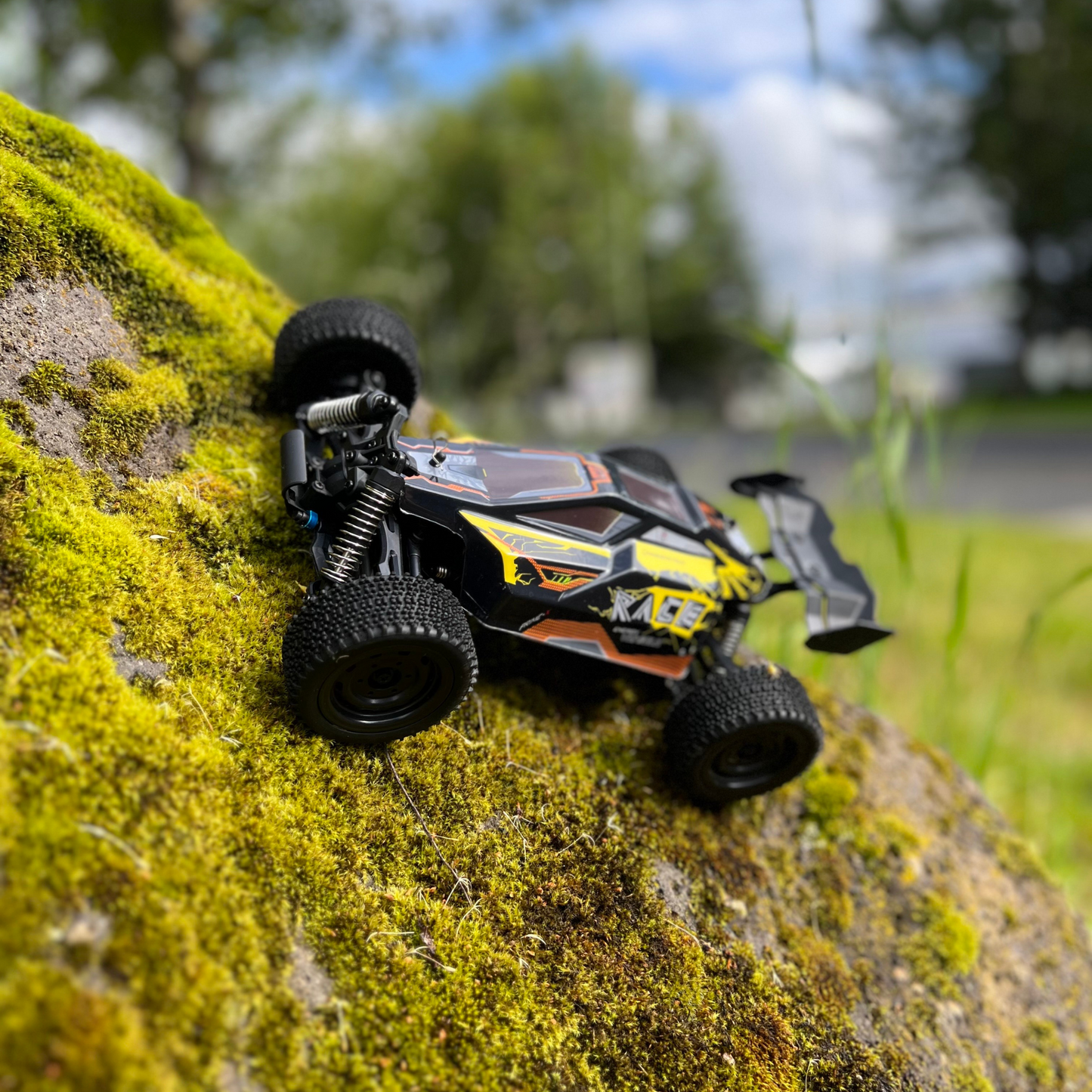 Fjarstýrður Cheetah PRO - Hraðskreður Rafmagnsbíll
