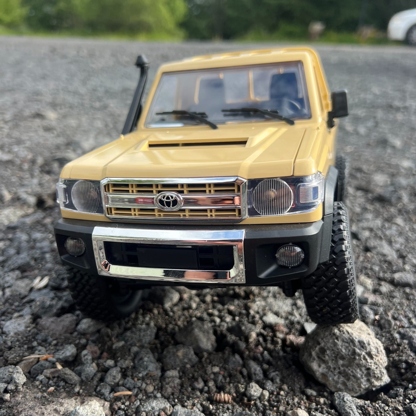 Fjarstýrður Landcruiser 79 1:12