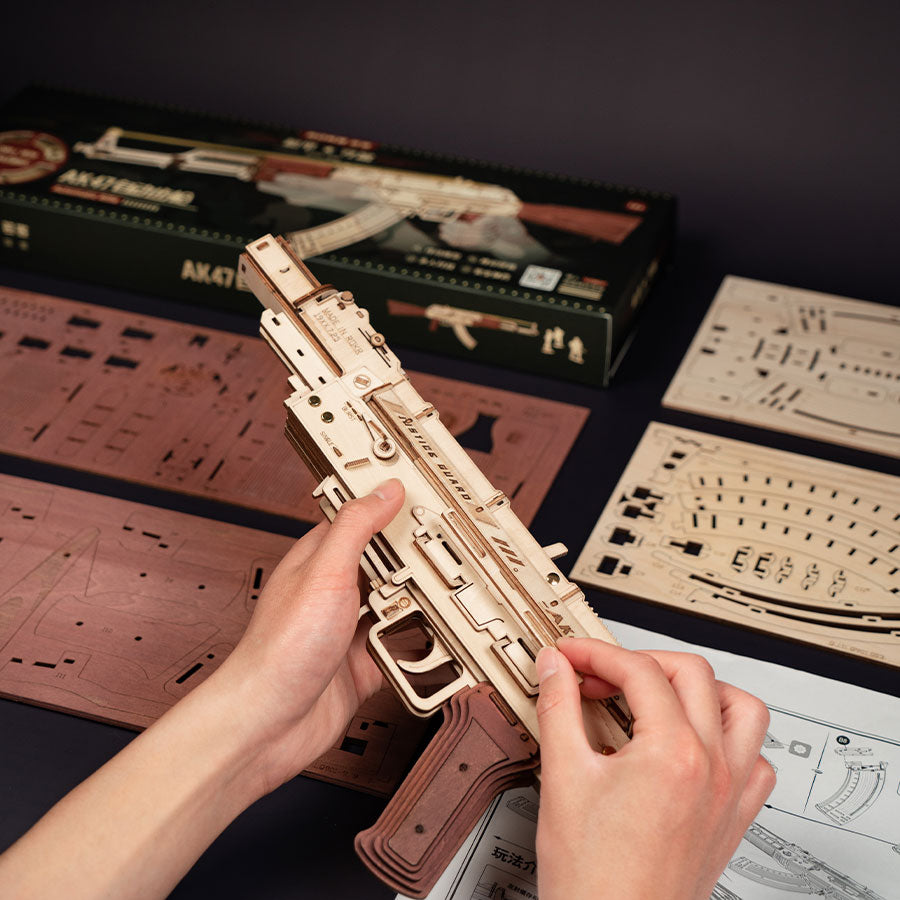 ROLIFE® Þrívíddar viðarpúsl - AK-47 (teygjubyssa)