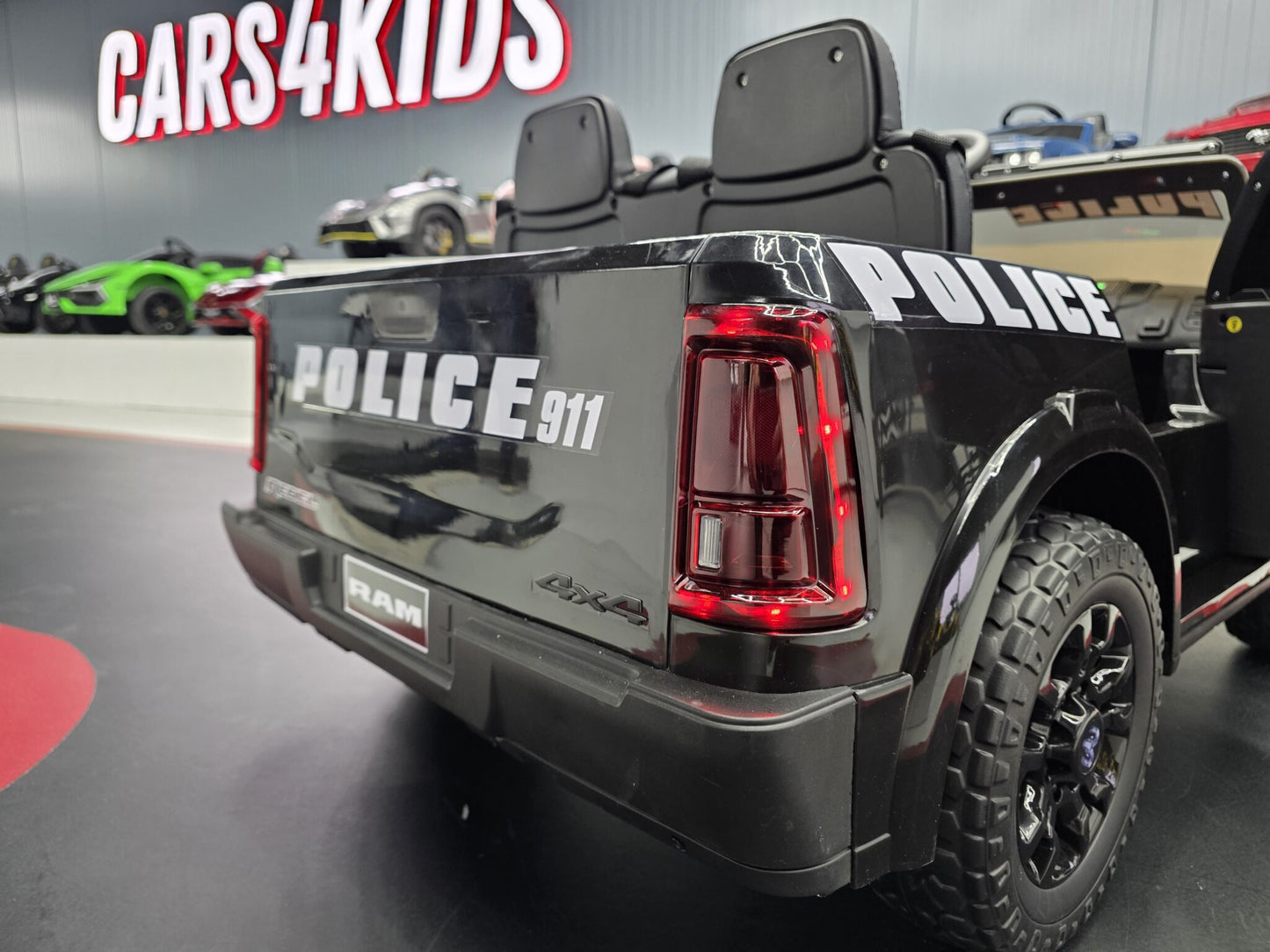 Rafmagnslöggubíll Fyrir Krakka (Dodge Ram)