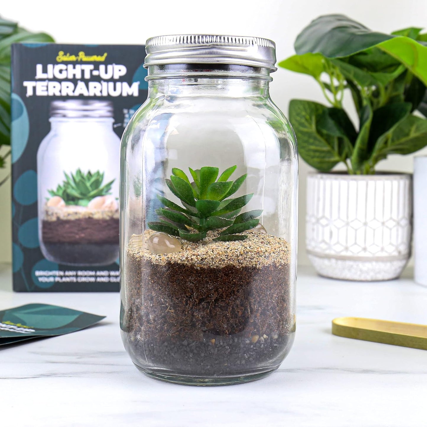 Gift Republic® Solar Powered Light up Terrarium