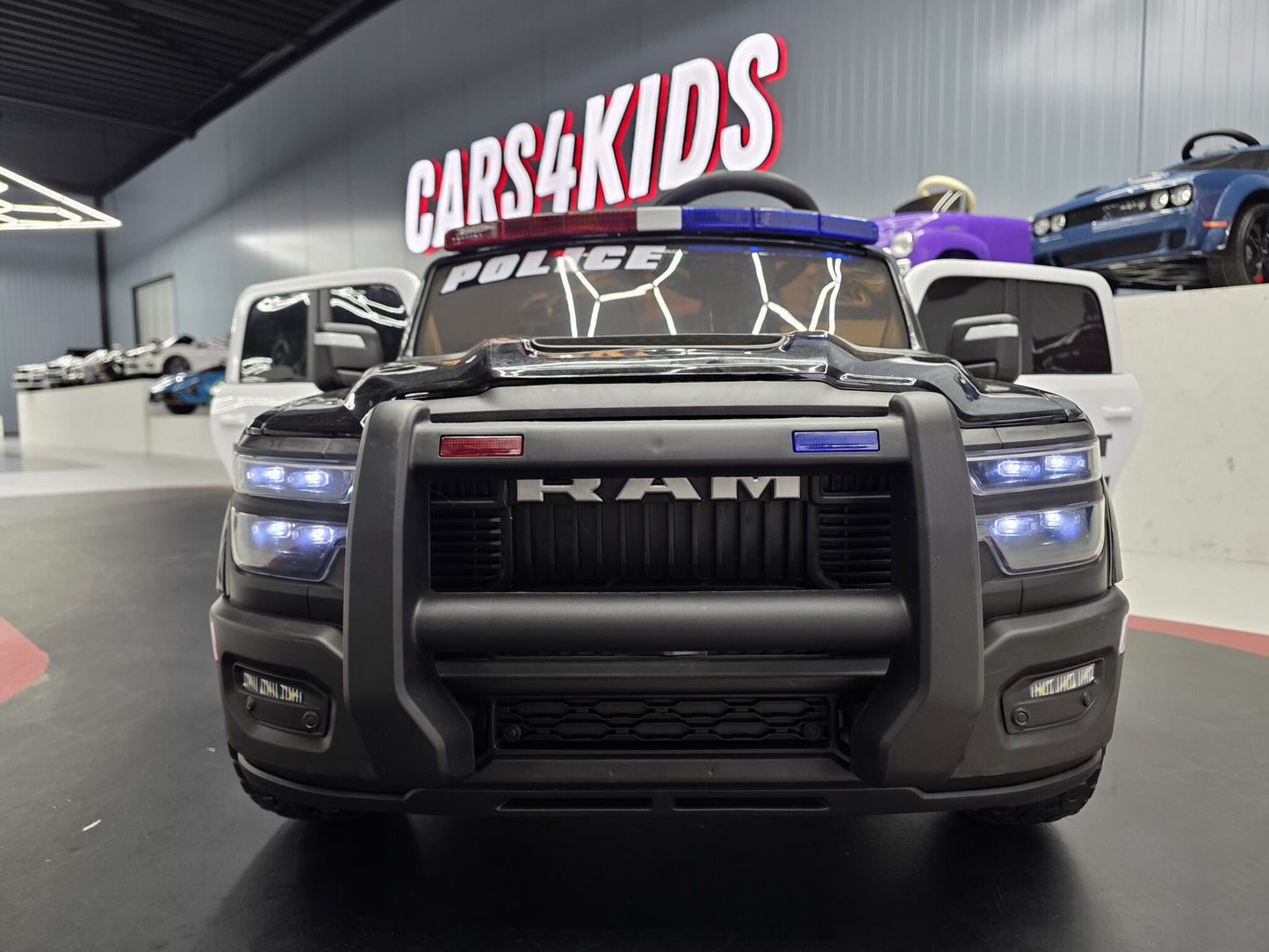 Rafmagnslöggubíll Fyrir Krakka (Dodge Ram)