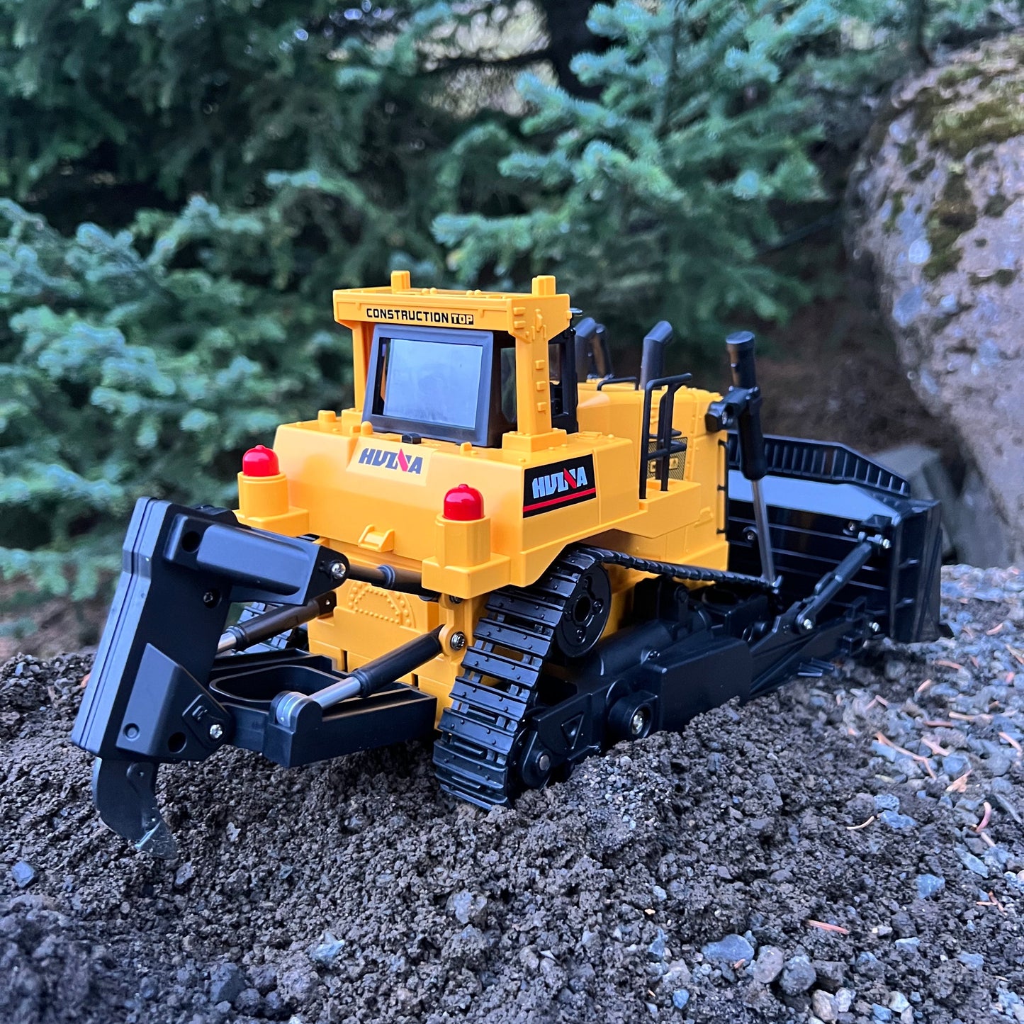 Fjarstýrð Jarðýta með ljósi og hljóði – 1:16